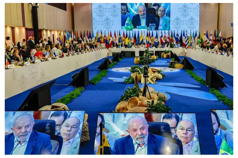 Lula defende integração regional e democracia na Cúpula Celac-UE