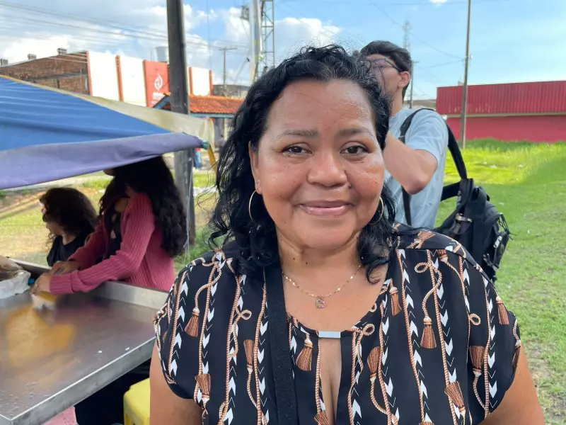 Mãe supera 50 min de ônibus em Manaus para apoiar filho no Enem 2025