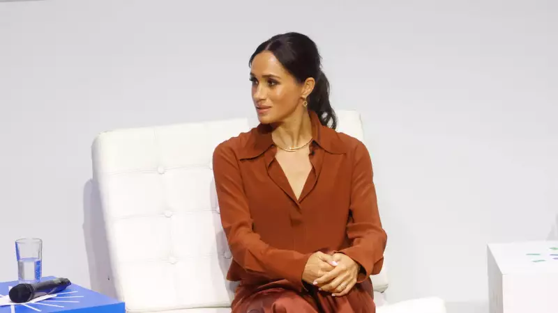 Meghan Markle é acusada de pegar vestido sem autorização; equipe nega