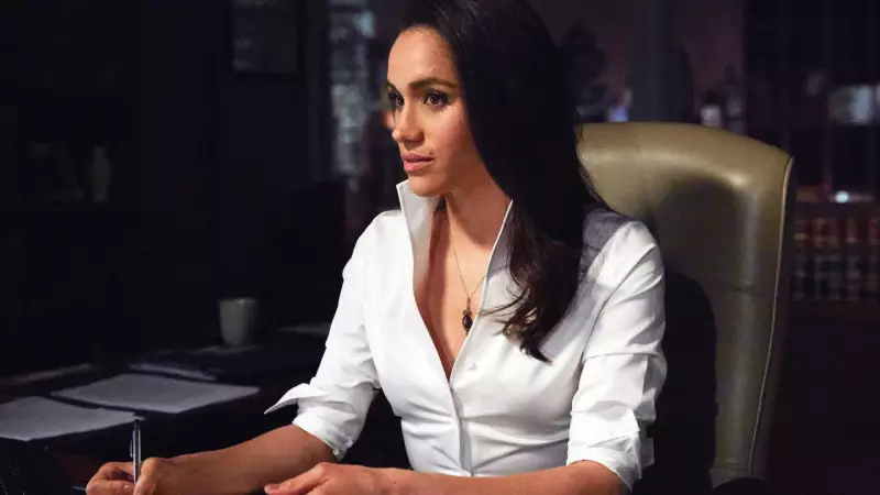 Meghan Markle processa veículos por acusação de roubo de vestido