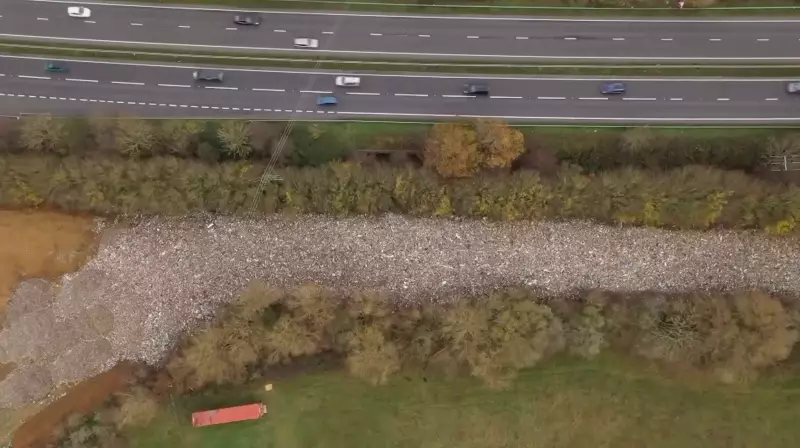 Montanha de lixo visível do espaço causa crise ambiental no Reino Unido