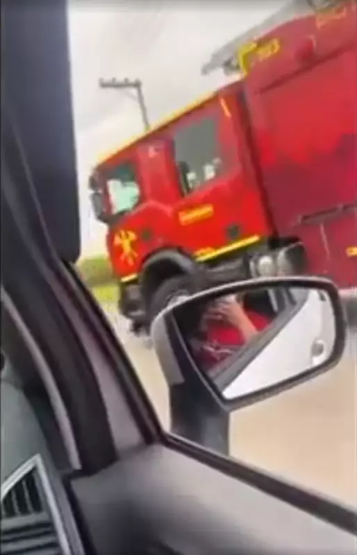 Motociclista morre ao bater em micro-ônibus na contramão em Cabo Frio