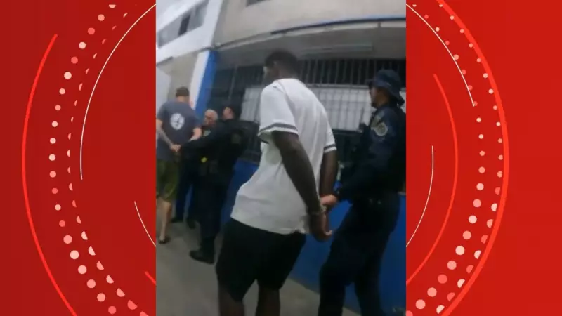 Motociclistas presos após fuga de blitz causar 2 acidentes em Vitória