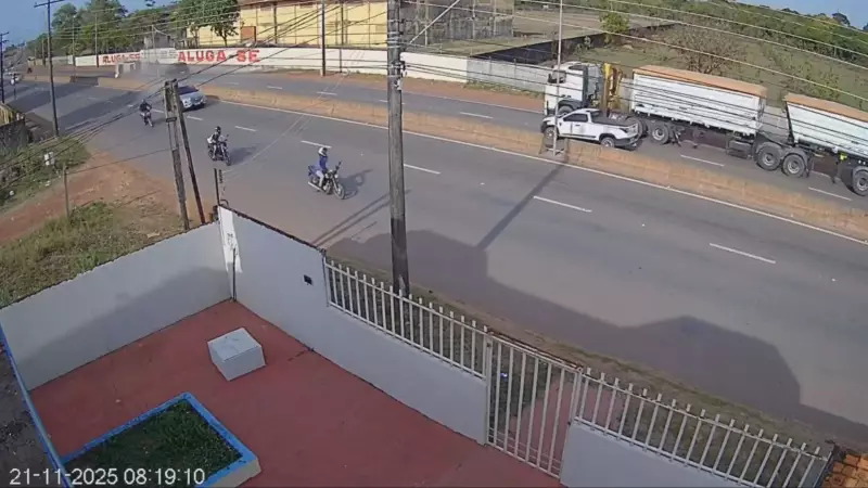 Motorista capota carro na Duca Serra em Macapá; condutor tem ferimentos leves