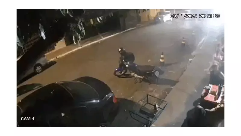 Motorista embriagado invade calçada de bar e atropela mãe e criança em SP