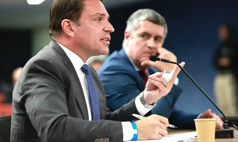 Motta proíbe Ramagem de votar do exterior após fuga do país