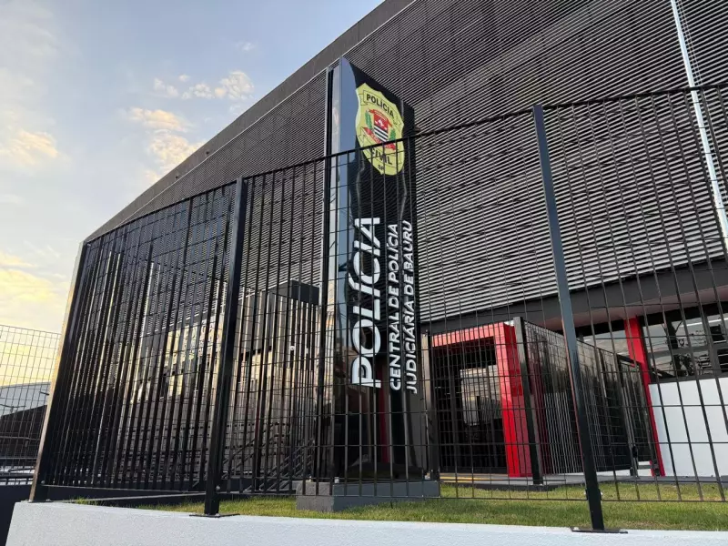 Mulher é presa por injúria racial após ofender policial em Bauru