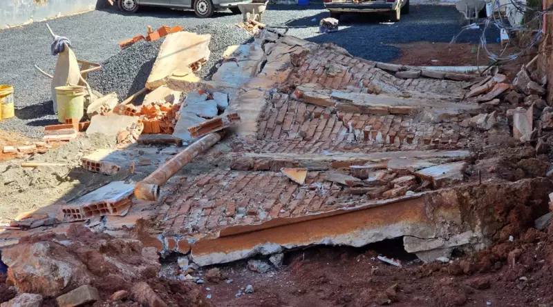 Muro desaba sobre pedreiro em Franca, SP: vítima em estado gravíssimo