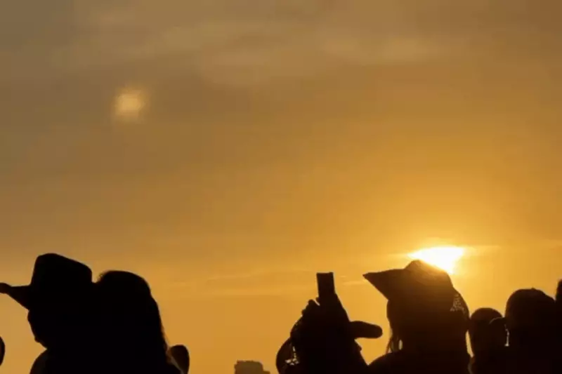 Navio Barretos 70 anos parte de Santos com 4 mil em cruzeiro sertanejo