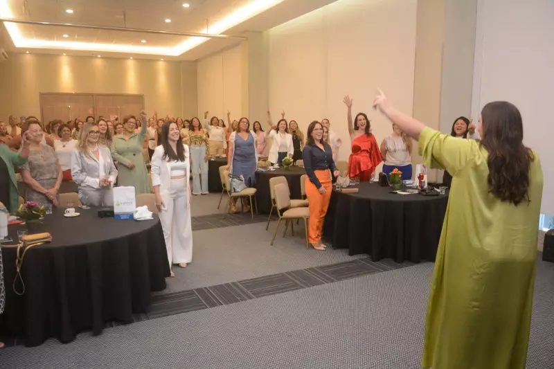 Networking feminino: como a colaboração impulsiona mulheres à liderança