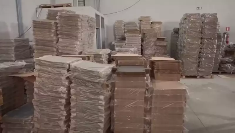 Operação apreende 500 mil caixas de tênis falsos em Nova Serrana