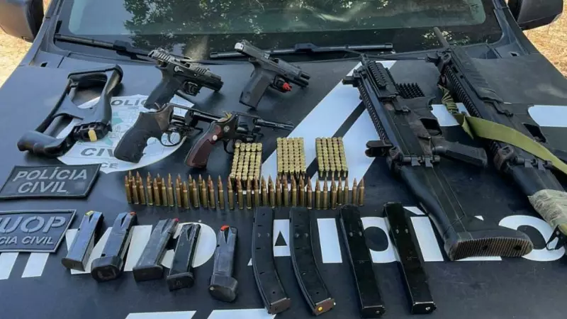 Operação policial apreende arsenal e mais de 20 kg de drogas no interior do Ceará