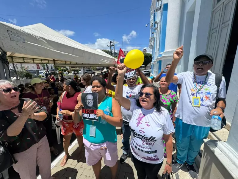 Pacientes do CAPS em Natal protestam por melhorias na assistência em saúde mental