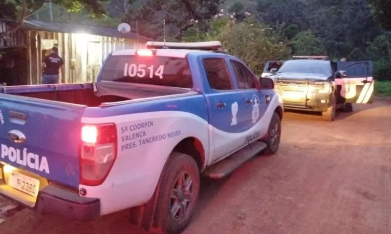 Pai e filho são presos na Bahia com armas e drogas: dupla respondia por tráfico e roubos