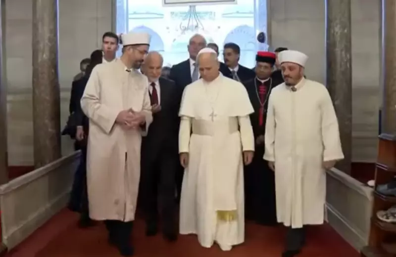 Papa Leão XIV faz 1ª viagem internacional à Turquia e visita Mesquita Azul