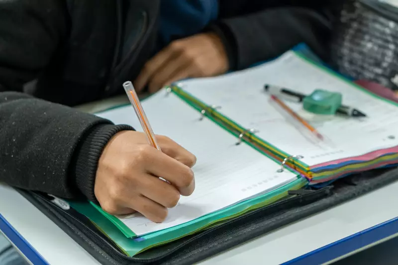 Paraná Amplia Acesso: Universidades Estaduais Oferecem Milhares de Vagas para Alunos da Rede Pública