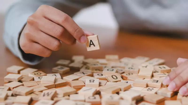 Parassocial é a Palavra do Ano 2025: O que significa o fenômeno?