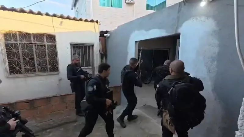 Pastor preso por extorquir empresas para o Comando Vermelho na Reduc