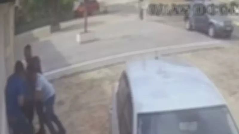 Policiais entram em casa no DF e prendem homem em busca de bicicleta