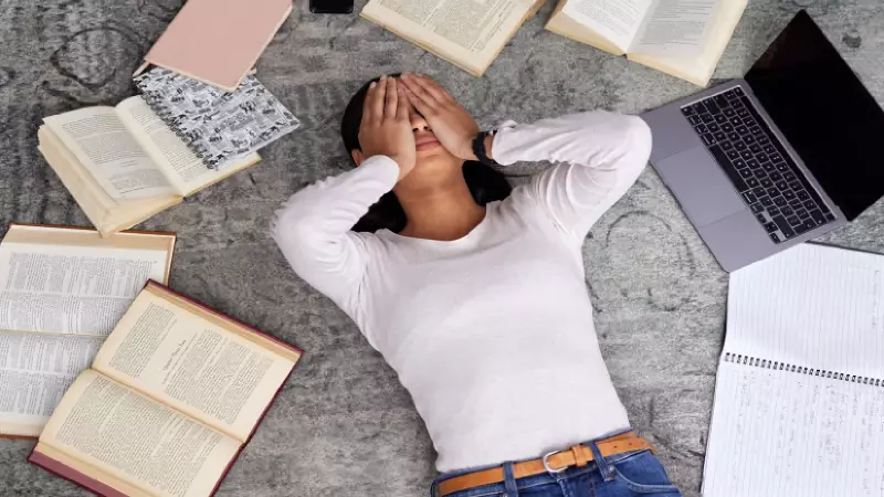 Pressão pós-Enem: como lidar com a exaustão e desmotivação dos estudantes