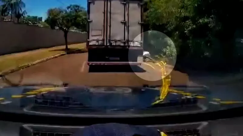 PRF apreende 1 tonelada de maconha em perseguição em Londrina