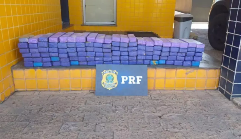 PRF apreende 120 kg de maconha na BR-262 em Bom Despacho