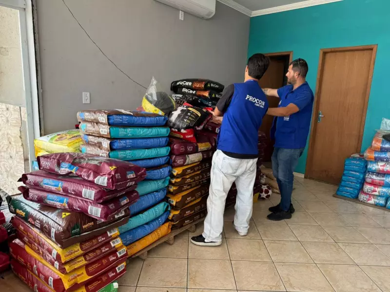 Procon apreende 124 kg de ração vencida em loja de Cabo Frio
