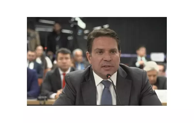 PSOL pede prisão de Alexandre Ramagem após deputado fugir do Brasil