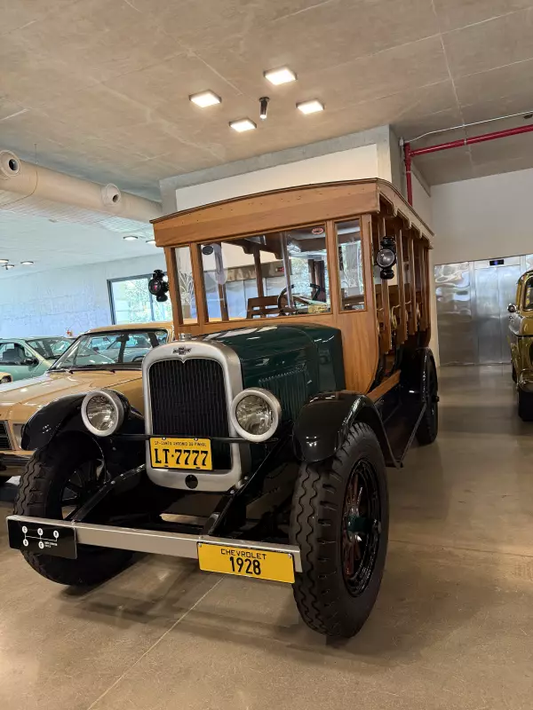 Raridade sobre Rodas: Jardineira Chevrolet 1928 Será Atração do Cortejo de Natal em Campos do Jordão