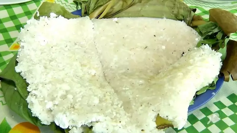 Receita ancestral: tapioca quilombola no fogão à lenha com folha de bananeira
