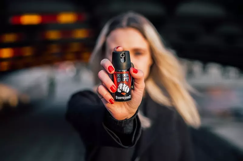 Rio regulamenta spray de pimenta para mulheres: veja regras