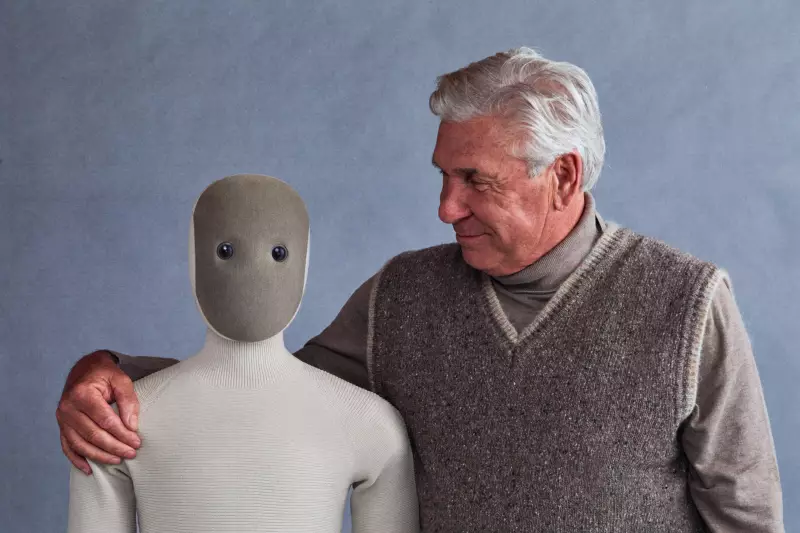 Robô Doméstico Revoluciona Lar: Conheça o NEO, a Máquina que Lava, Dobra e Passa Suas Roupas