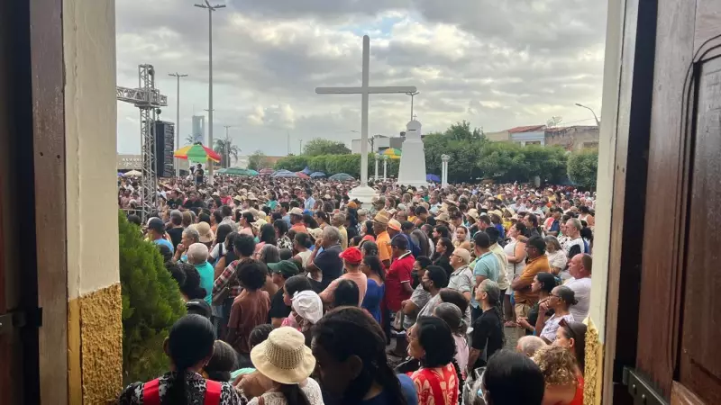 Romaria de Finados em Juazeiro do Norte reúne multidão enquanto Vaticano avança na beatificação do Padre Cícero
