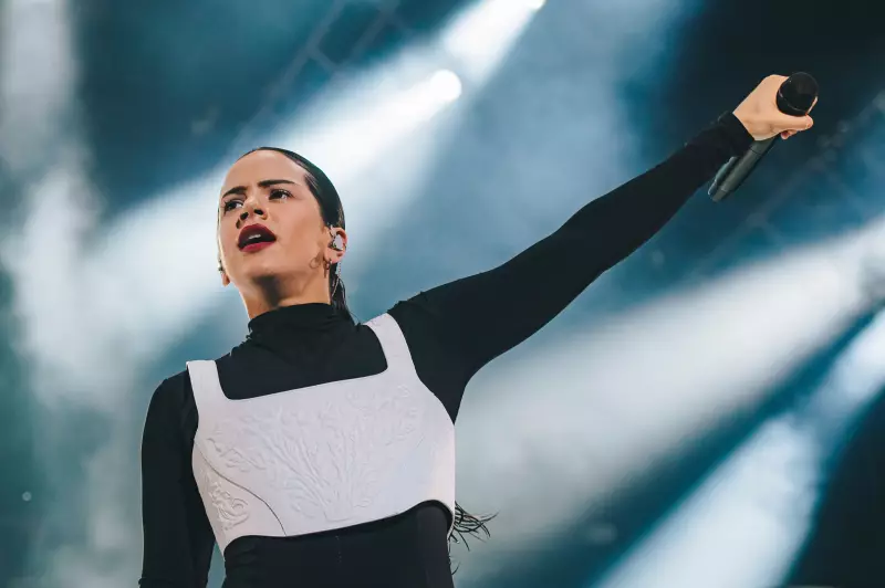 Rosalía explora fé em 13 idiomas no álbum 'Lux' após sucesso mundial