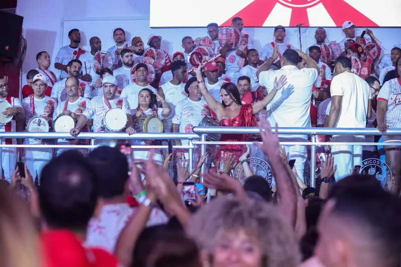 Salgueiro reúne Viviane Araújo e musas em ensaio para 2026