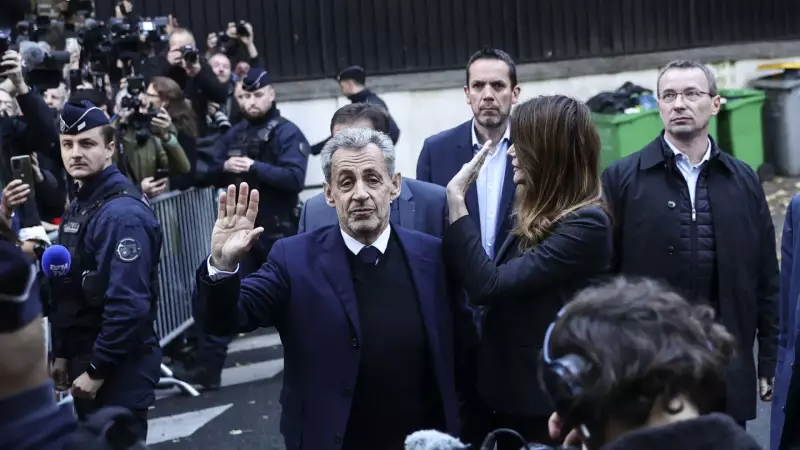 Sarkozy deixa prisão após 20 dias: liberdade sob supervisão judicial