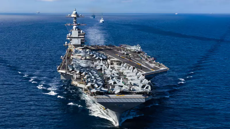 Secretário de Defesa dos EUA visita porta-aviões em operação contra Venezuela