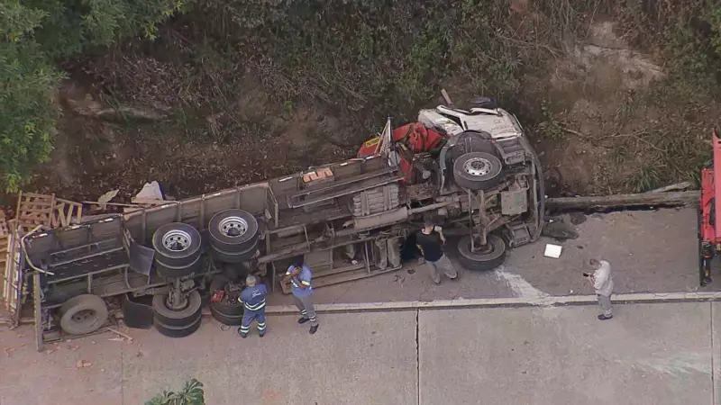 Serra de Petrópolis em Colapso: Acidentes Múltiplos Interditam Rodovia e Deixam Tráfego Caótico