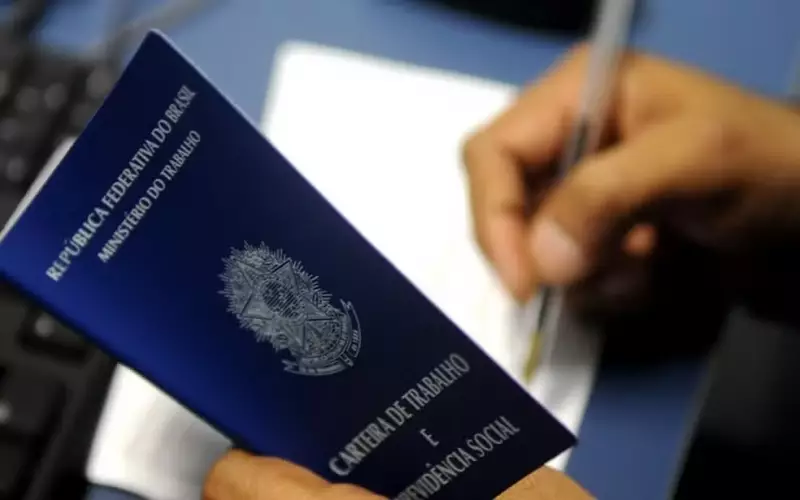 Sul de Minas em Alta: Vagas de Emprego Disparam em Novembro de 2025 - Confira as Oportunidades!