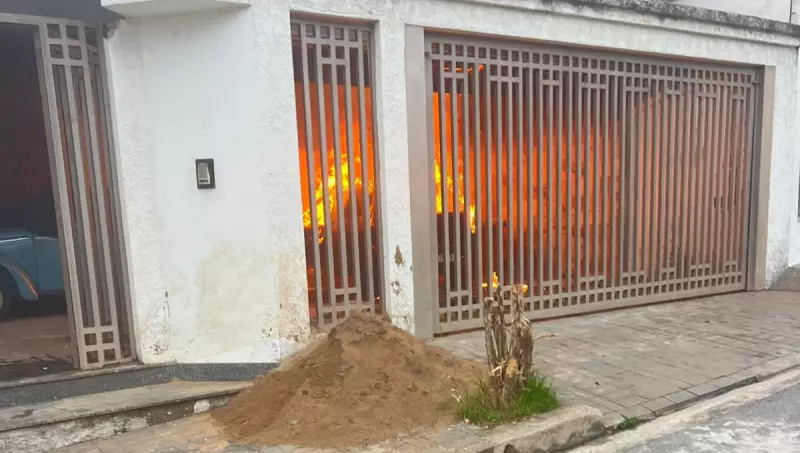 Surto Psicológico em Ipatinga: Homem Incendeia Próprio Carro em Cena de Desespero