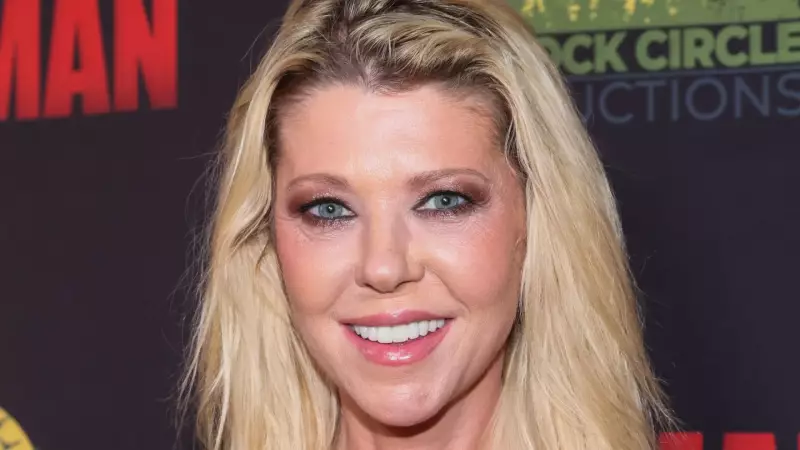 Tara Reid, 50, é hospitalizada após suspeita de bebida adulterada em Chicago