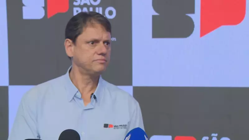 Tarcísio defende prisão domiciliar para Bolsonaro e projeto de anistia