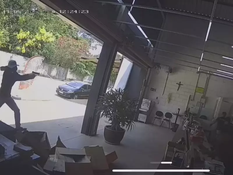 Tiro em Loja de Divinópolis: Homem Baleado em Ataque no Centro Comercial