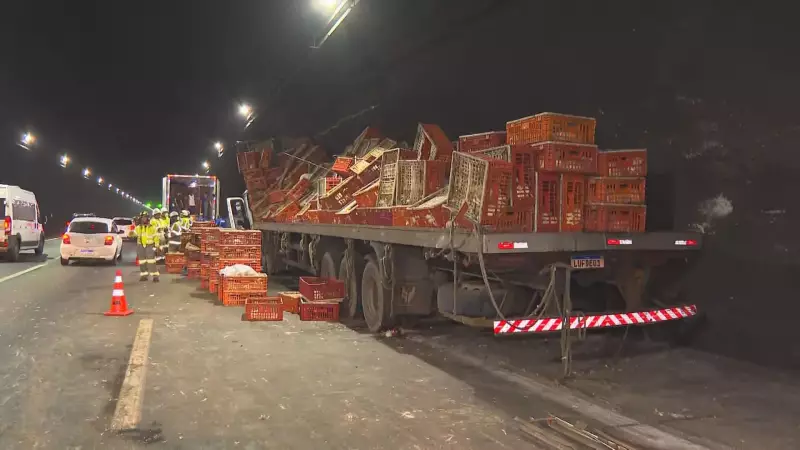 Túnel da Covanca no Rio: Acidente com Caminhão Interrompe Trânsito e Deixa Motorista Ferido