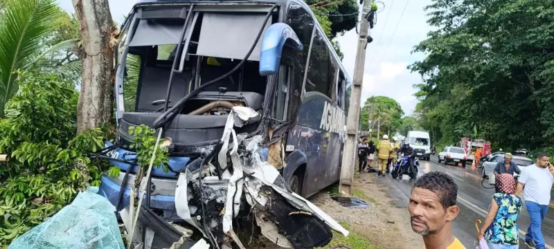 Tragédia na BA-099: Caminhão tomba e deixa três mortos em acidente na Bahia