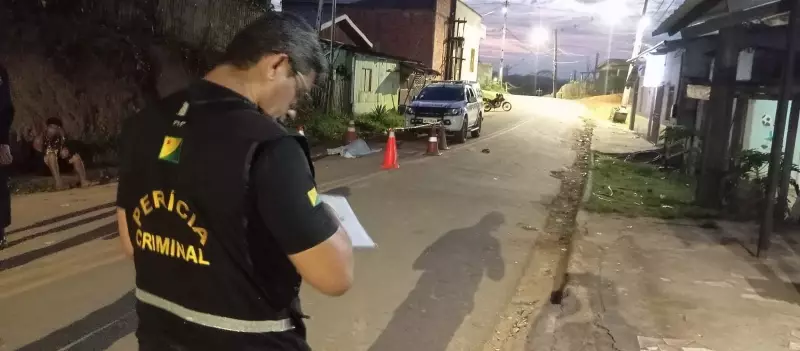 Tragédia no Acre: Homem é executado a tiros em frente a bar, outro fica ferido