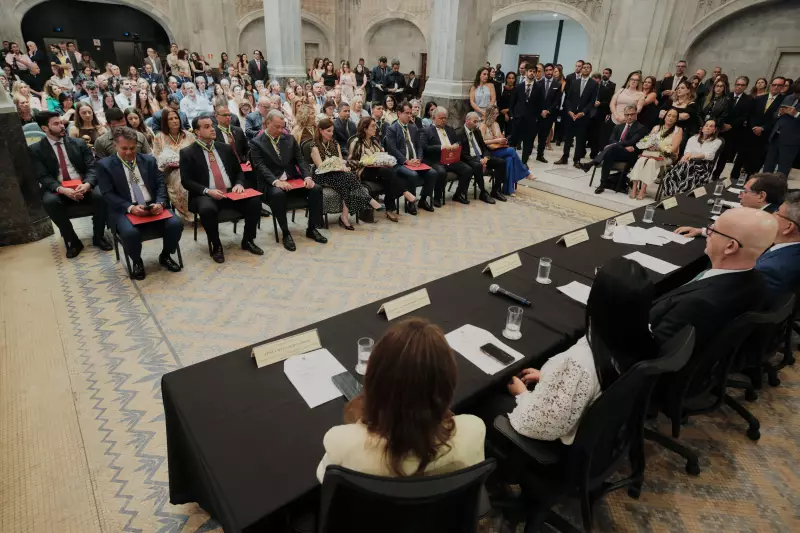 TRE-RJ homenageia 18 personalidades com Medalha do Mérito Eleitoral