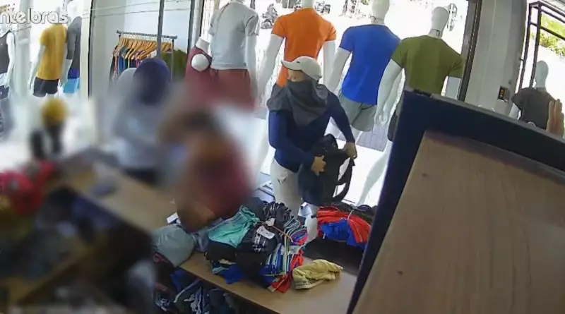 Três homens assaltam loja de roupas em Fortaleza; veja detalhes