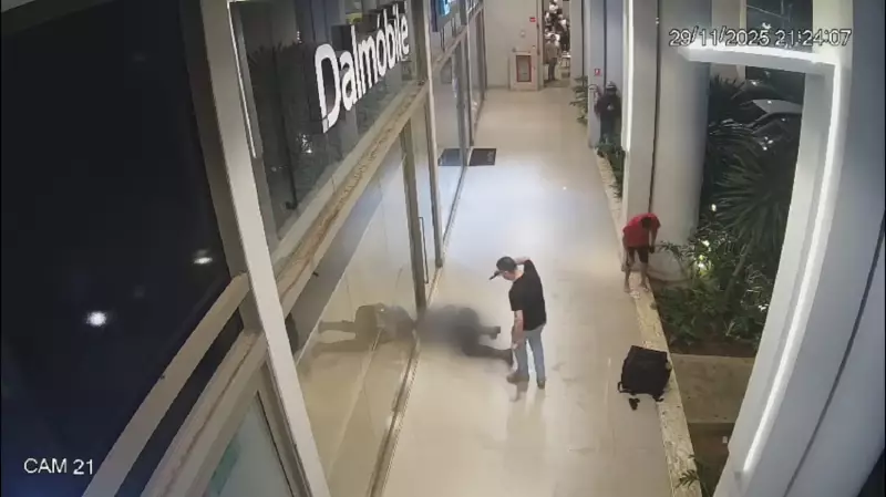 Vigilante é assassinado no shopping após discussão por estacionamento