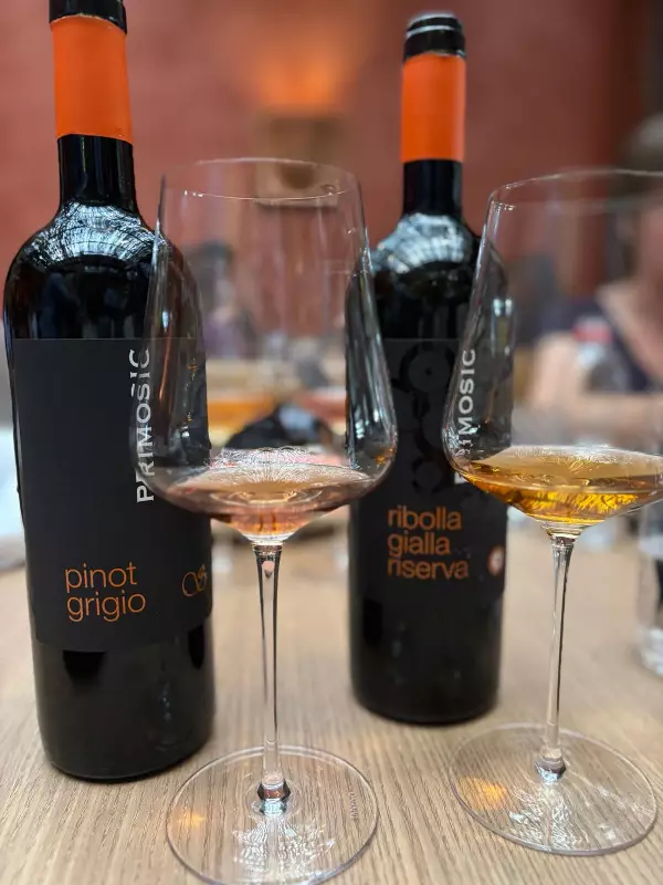 Vinho laranja: tradição de 8 mil anos chega ao Brasil com desconto